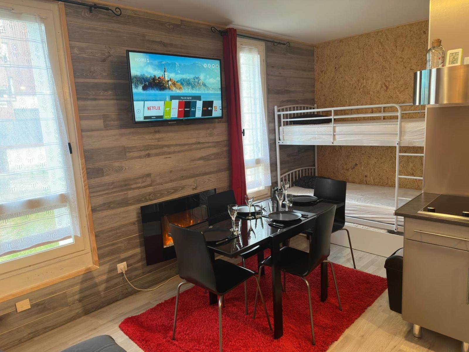 Ferienwohnung Le Chaleureux Cocon Rouge Ustou Exterior foto